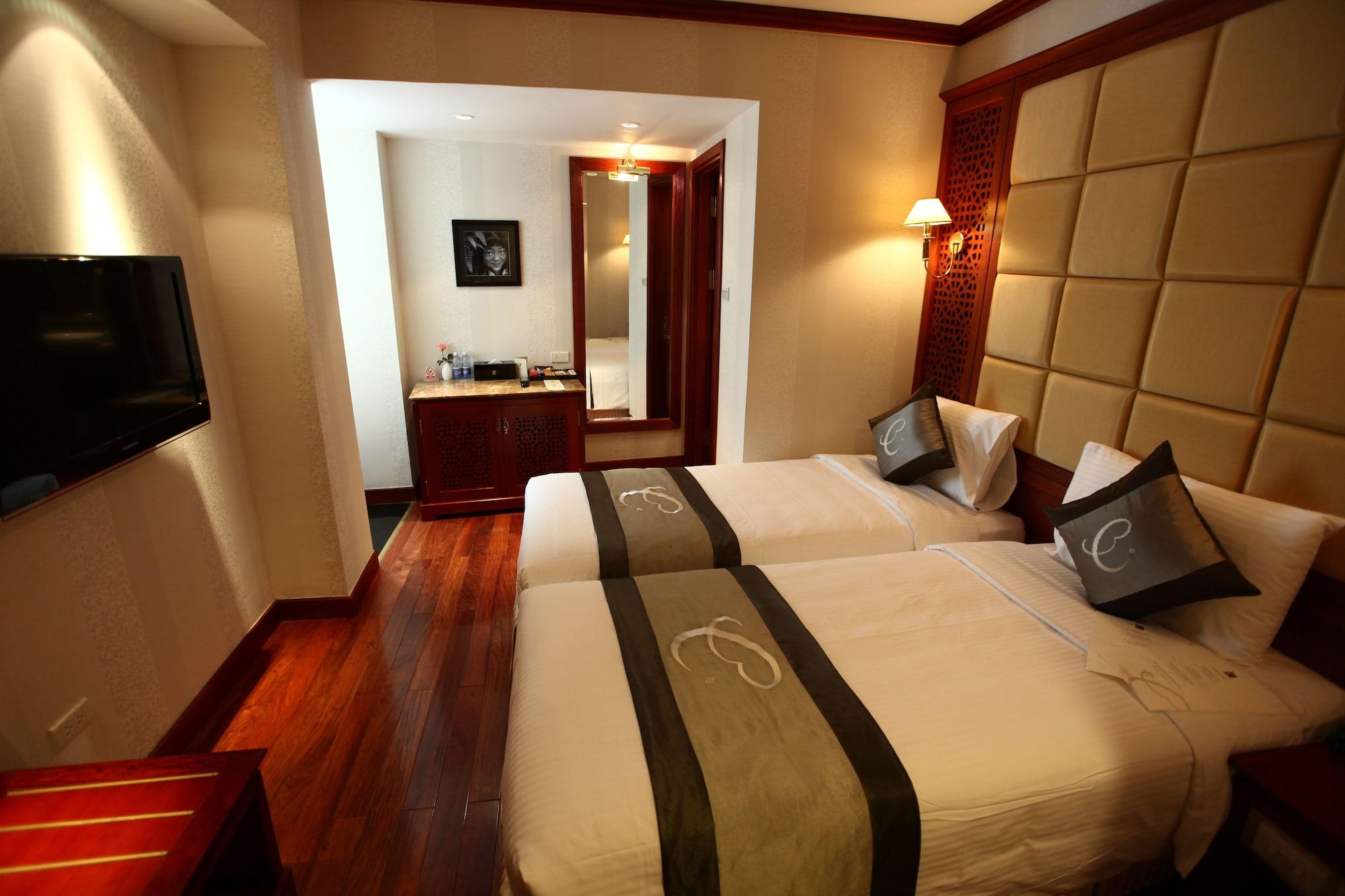 Conifer Boutique Hotel Hanoi Buitenkant foto