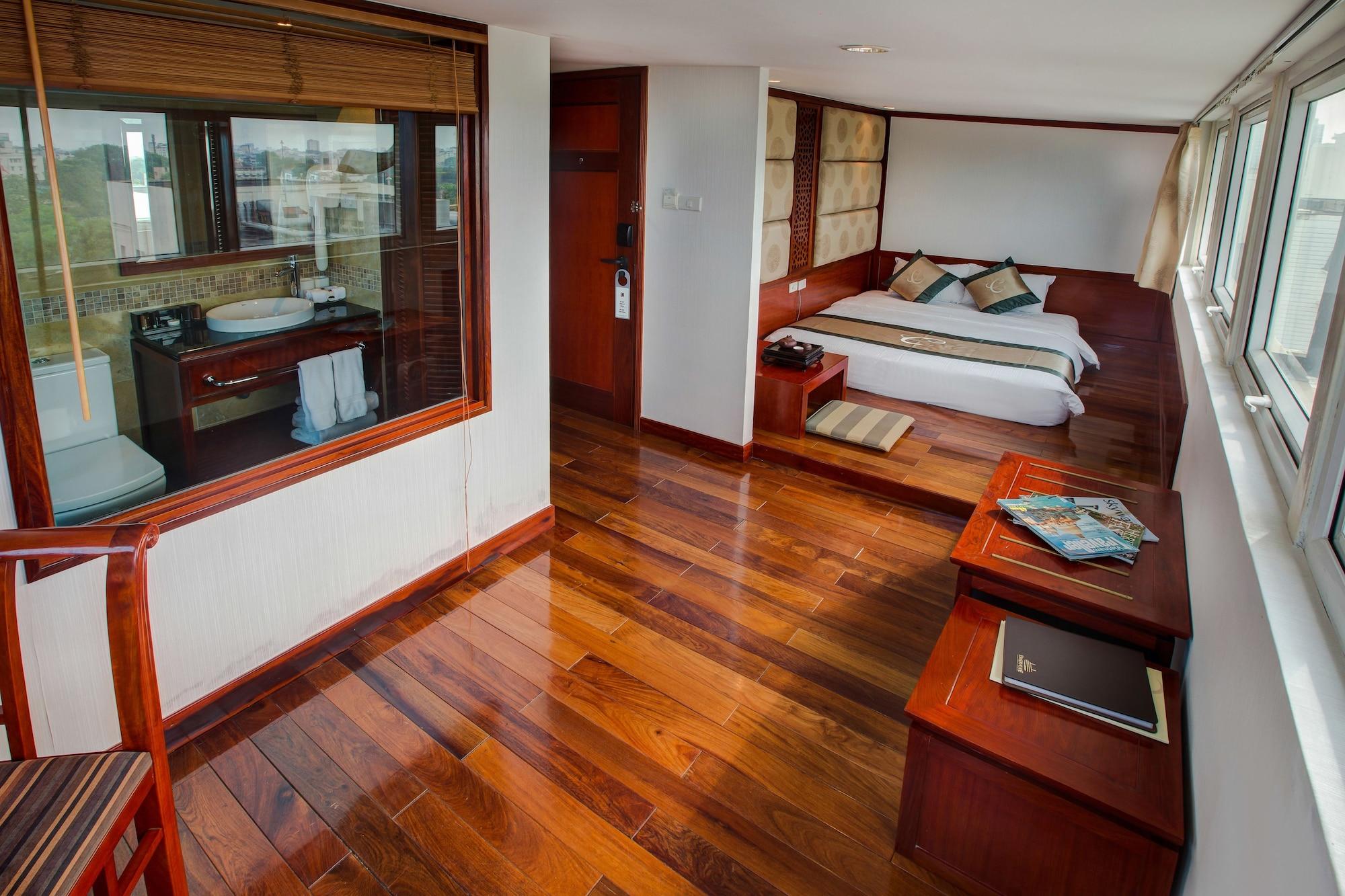 Conifer Boutique Hotel Hanoi Buitenkant foto