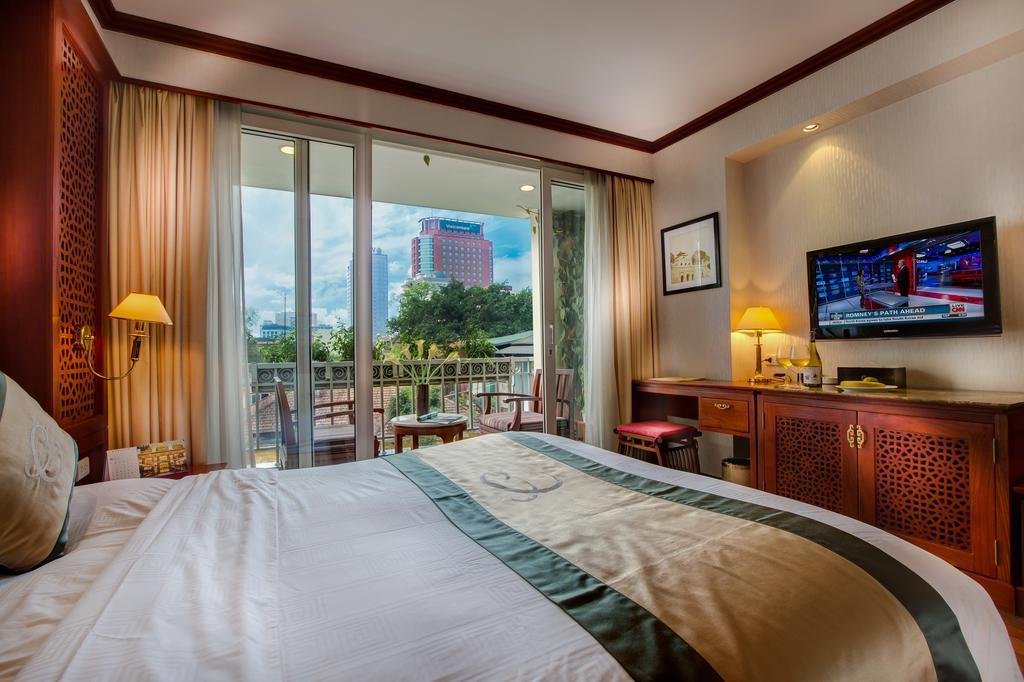 Conifer Boutique Hotel Hanoi Buitenkant foto