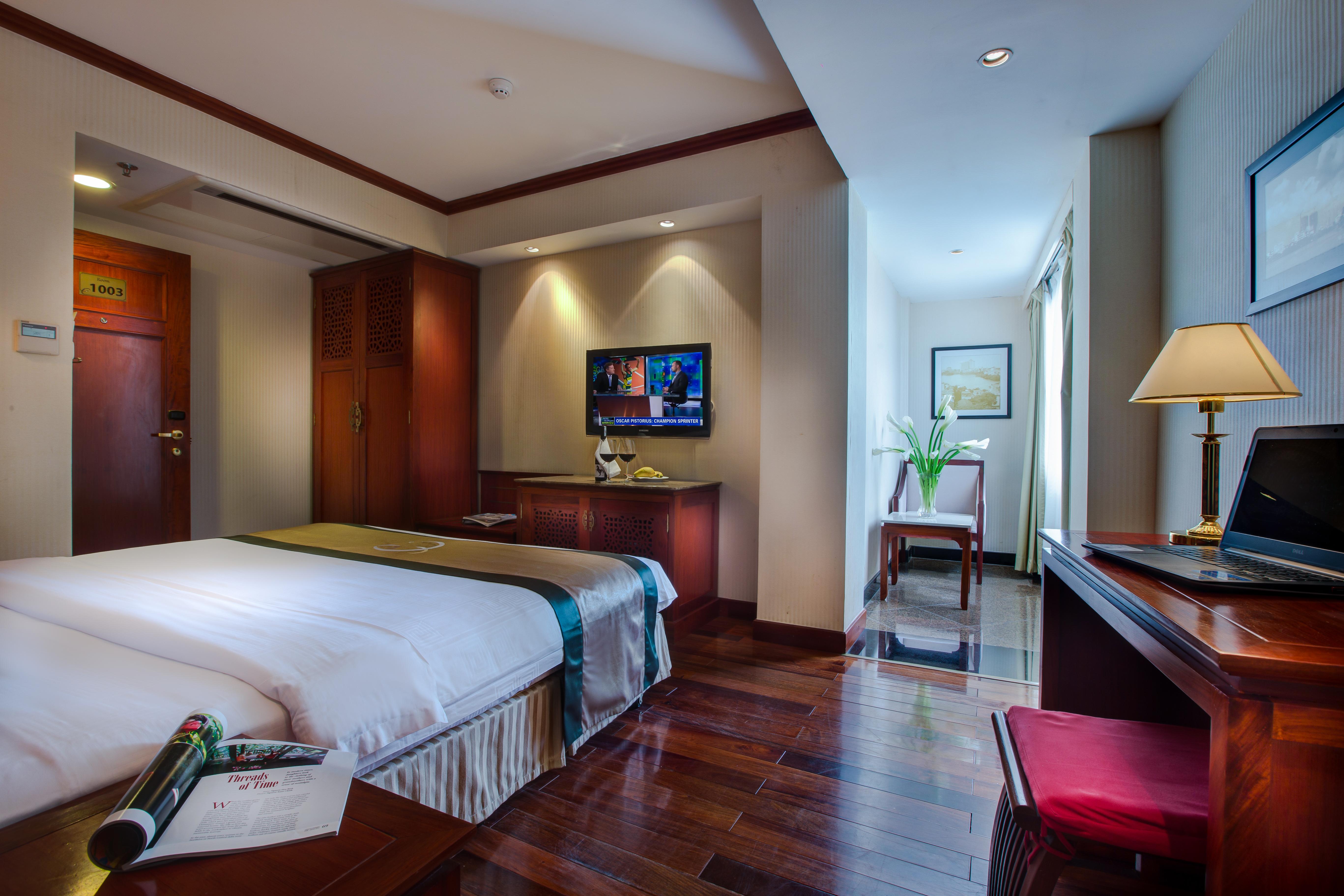 Conifer Boutique Hotel Hanoi Buitenkant foto