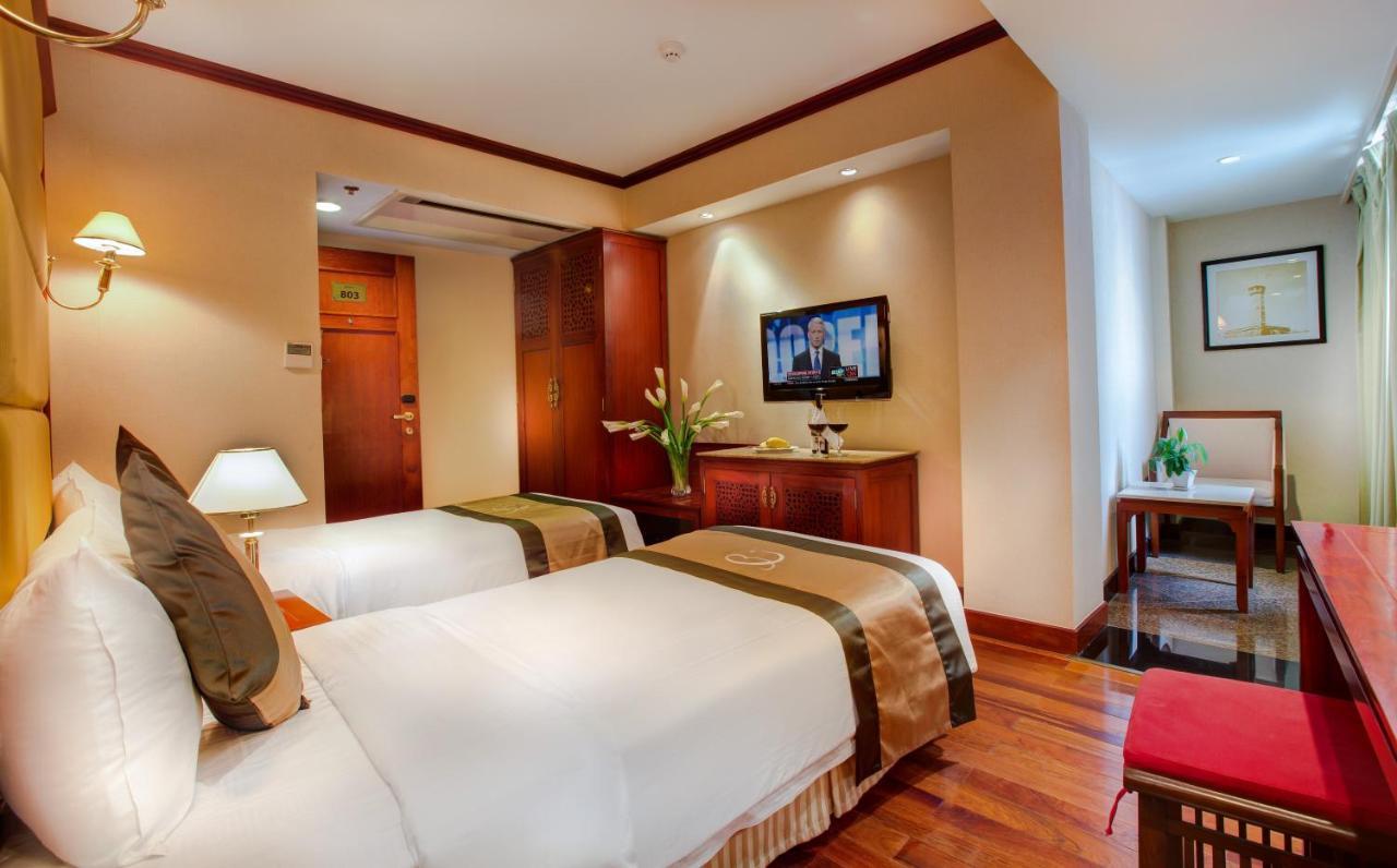 Conifer Boutique Hotel Hanoi Buitenkant foto